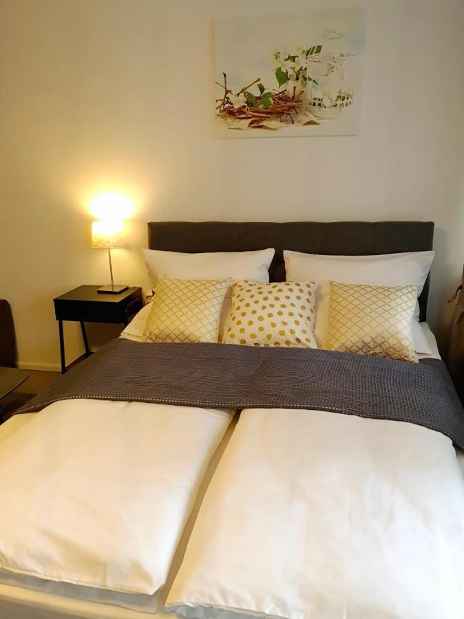 Rivulet 2 Bedroom Apartment Баден-Баден Екстериор снимка