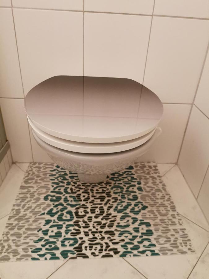 Rivulet 2 Bedroom Apartment Баден-Баден Екстериор снимка